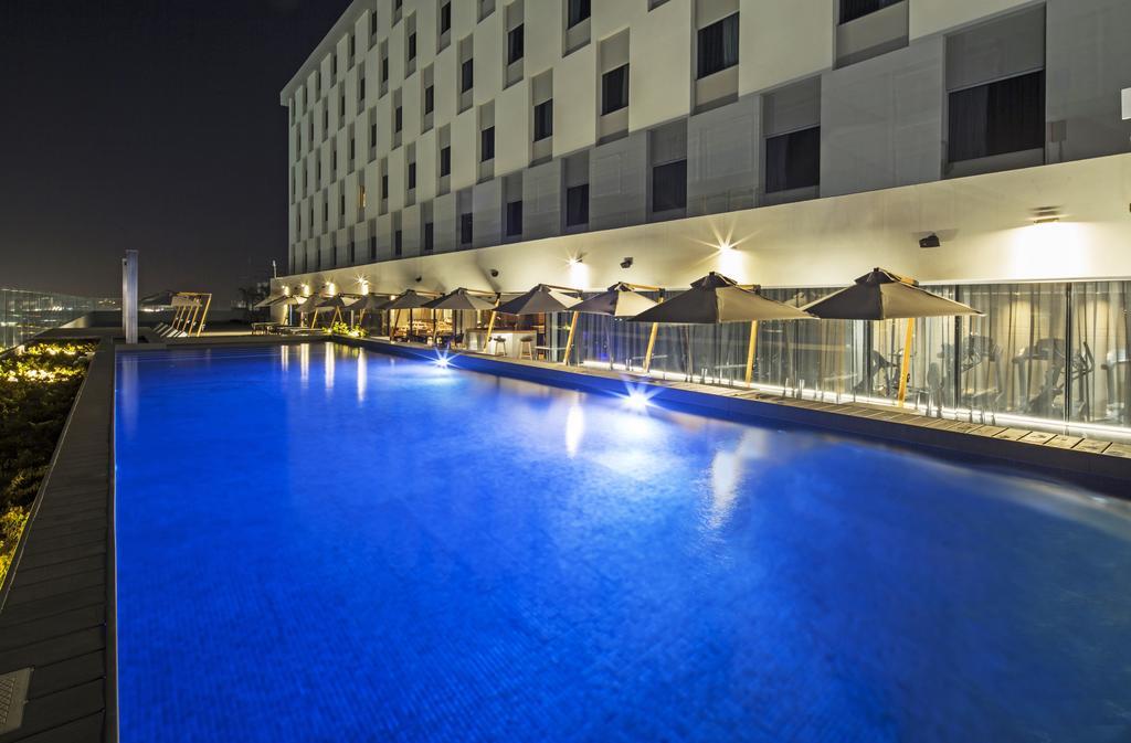Hotel Movich Buro 51 Barranquilla  Exteriér fotografie The pool at the hotel