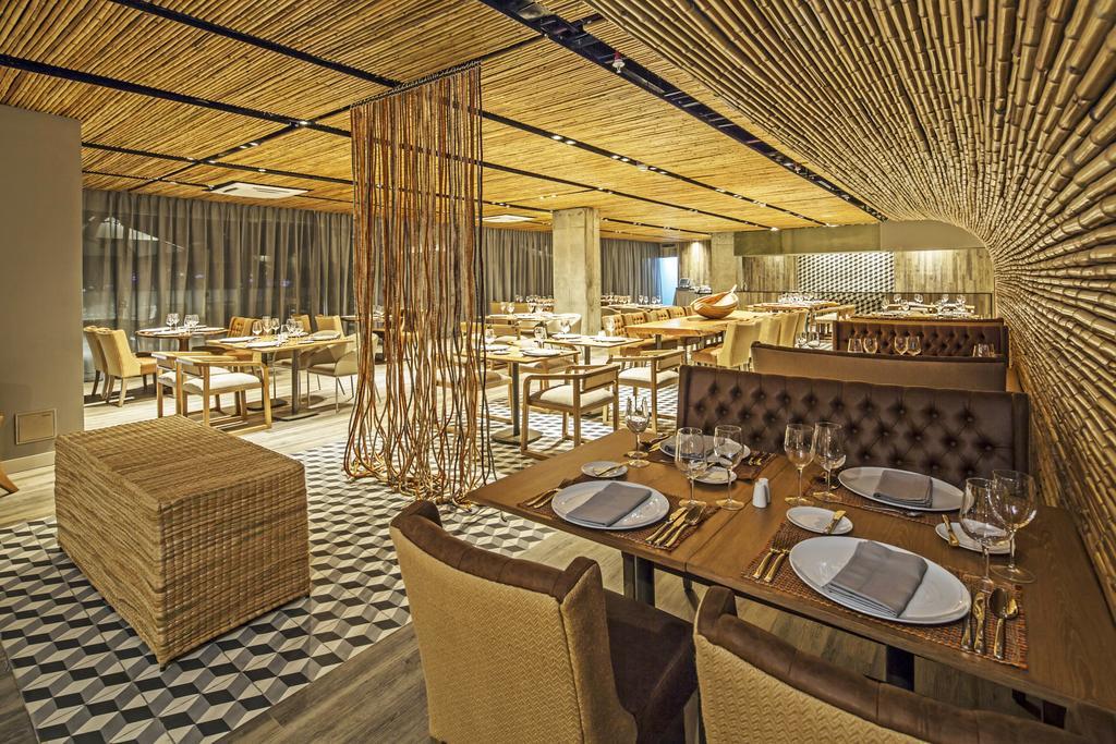 Hotel Movich Buro 51 Barranquilla  Exteriér fotografie The interior of the restaurant